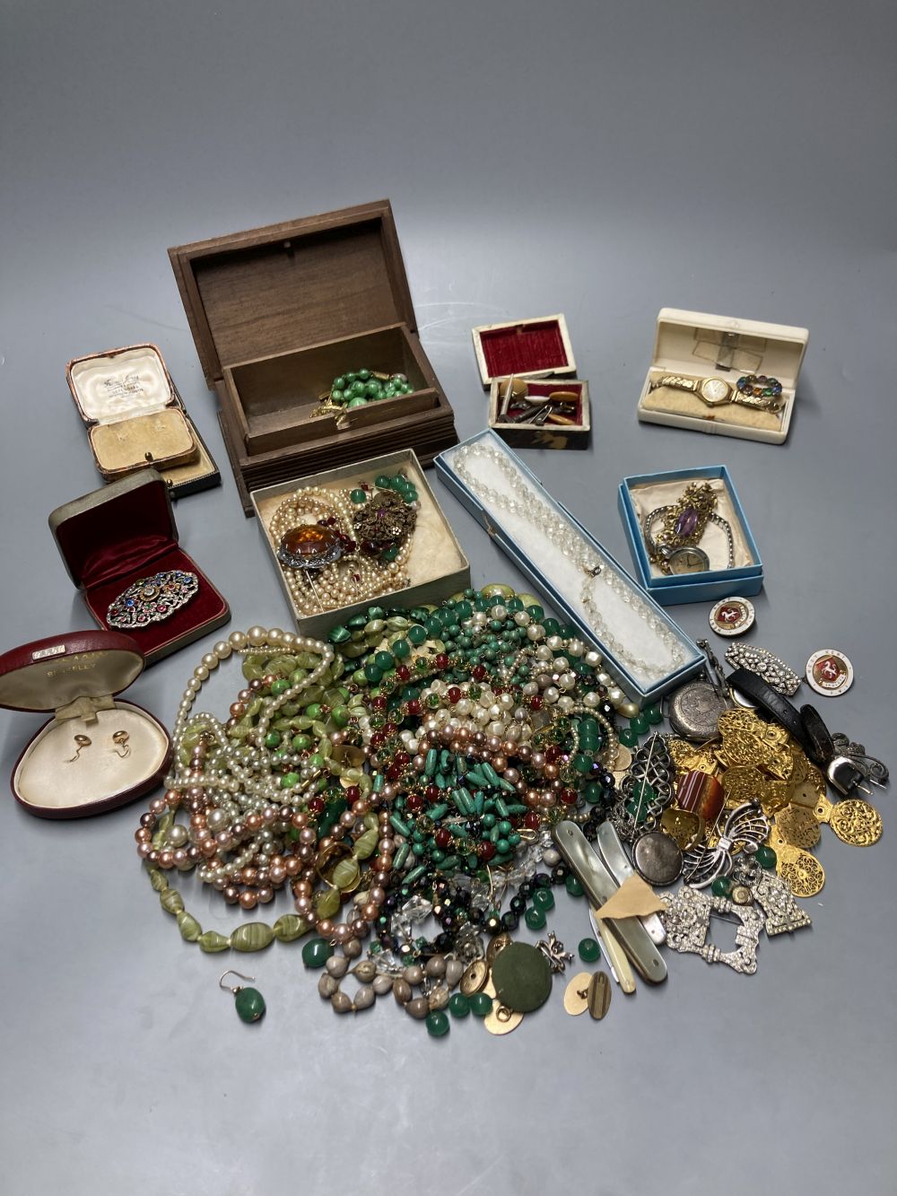 A collection of miscellaneous costume jewellery and other items